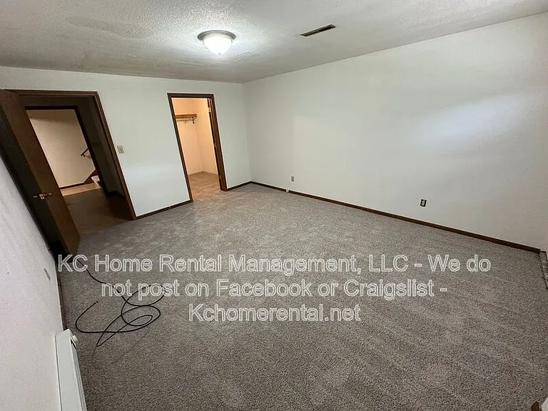 735 NE Barnes Dr #B — Photo 26