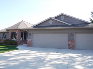 4455 Deerfield Ln, Manitowoc, WI 54220