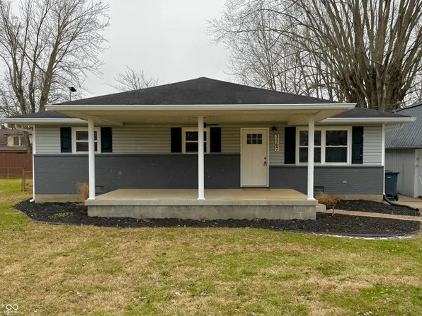 1307 W Cope Ln, Scottsburg, IN 47170