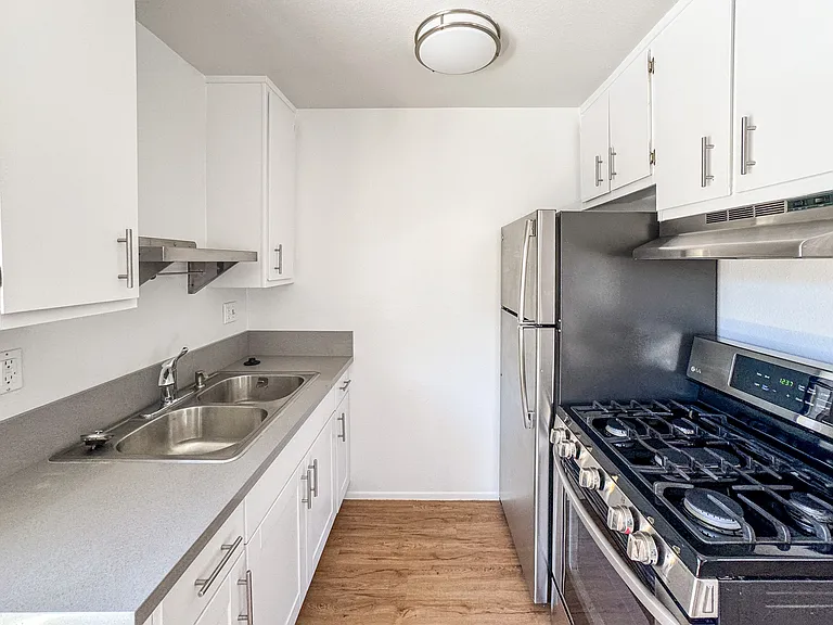 5229 Cartwright Ave — Photo 3
