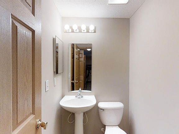 4th image of 215 Prairiecreek Way #5241LING