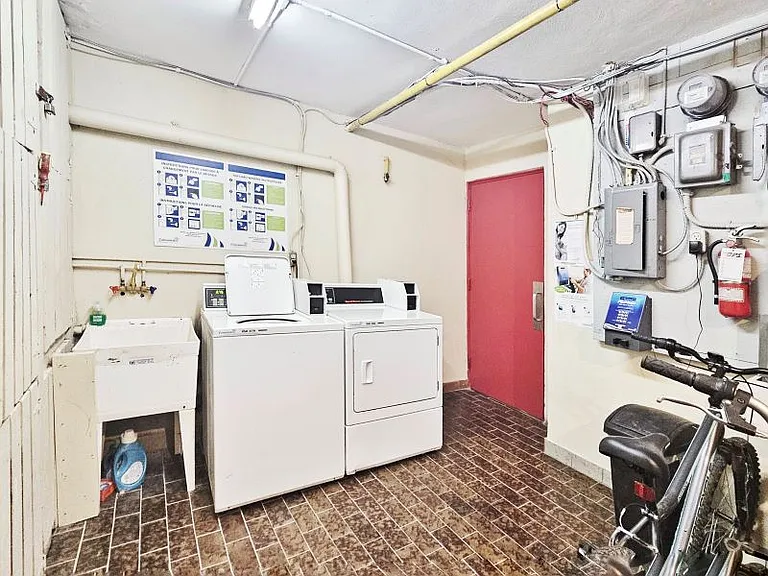 62 Spadina Ave #8 — Photo 10