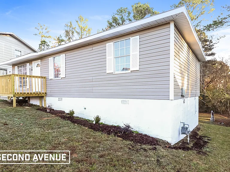 1739 Huntington Dr — Photo 17