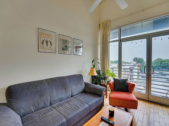 3rd image of 16 W Broad St APT 5
