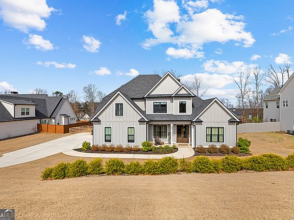 3rd image of 43 N Cove Dr