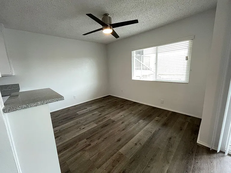 20317 Saticoy St — Photo 13