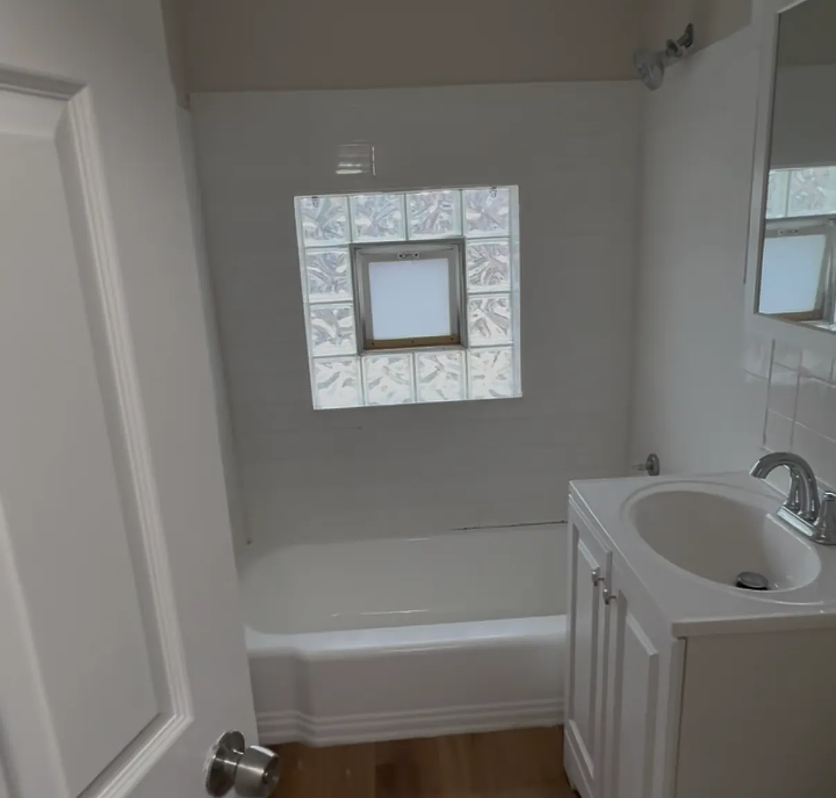 2 bed, 700 sqft, $1,250 — Photo 4