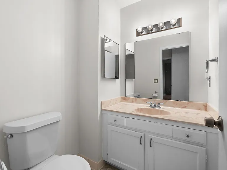4960 Lake Point Dr — Photo 25