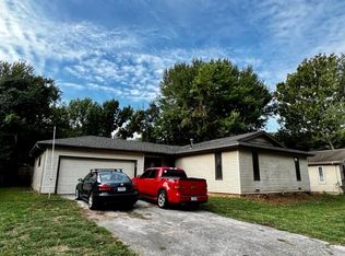 3160 W Winchester Rd, Springfield, MO 65807