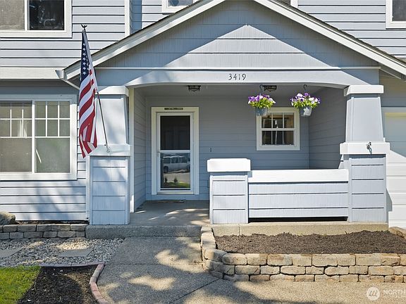 3rd image of 3419 Lynn Ct. NE