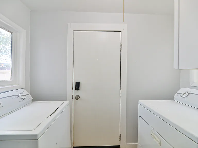 1214 W Providence Ave — Photo 13