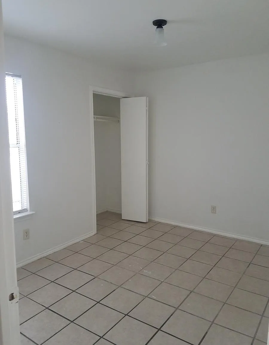 2 bed, 756 sqft, $1,000 — Photo 3