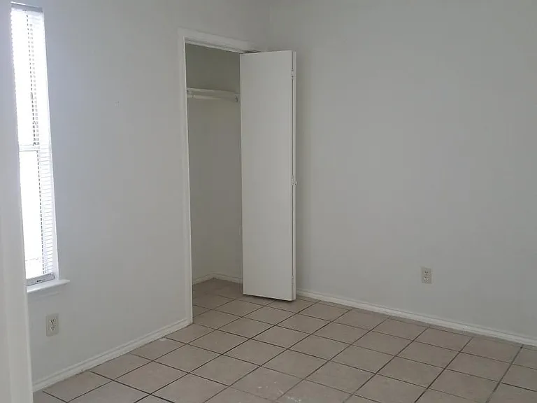 7577 Windsor Oaks — Photo 3