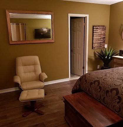 5th image of 2012 Swansea Cres #A