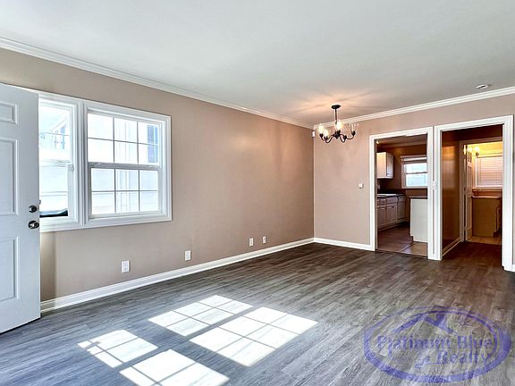 4th image of 216 Avenue H #4