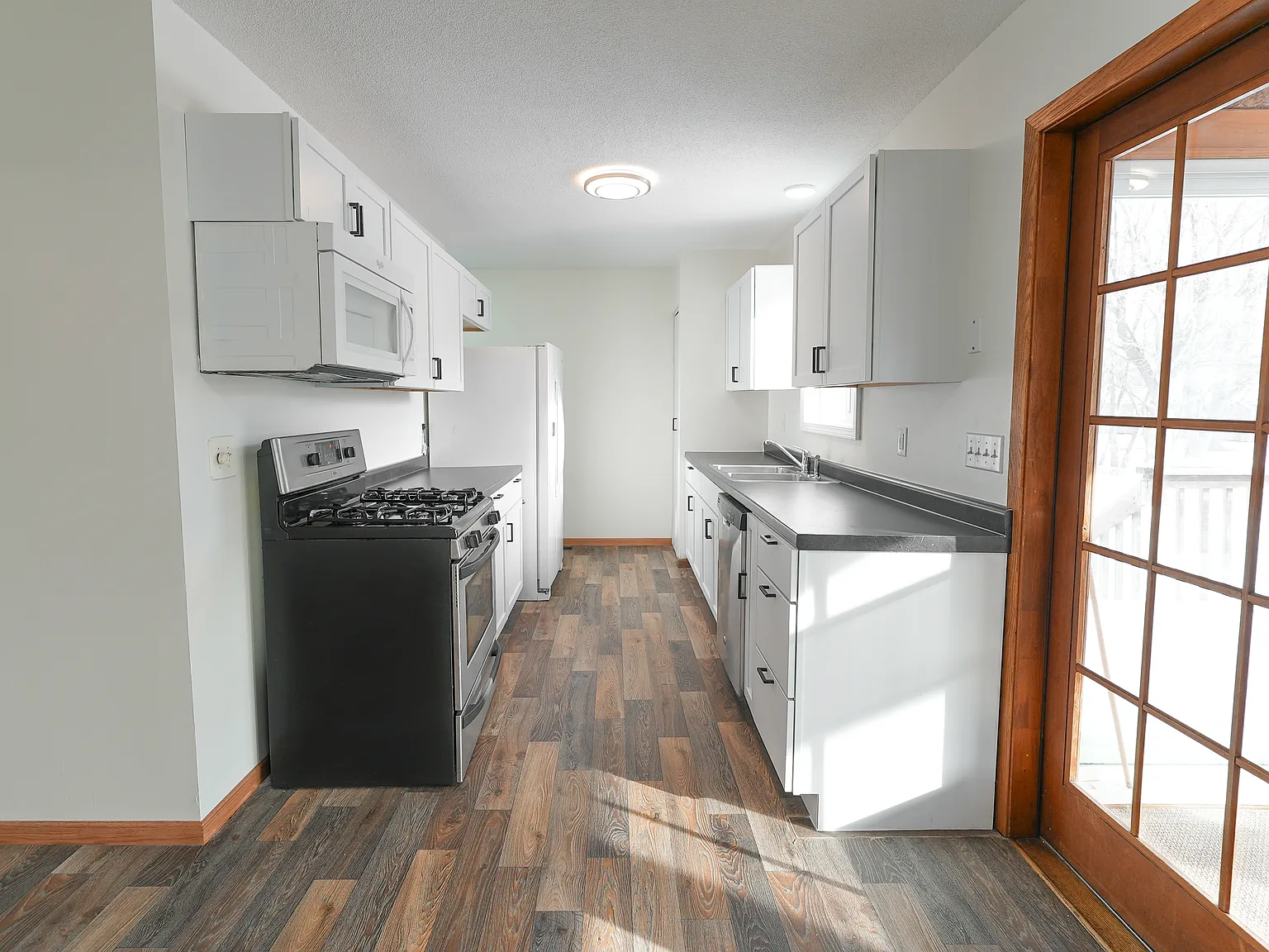 5 bed, 2088 sqft, $2,845 — Photo 4