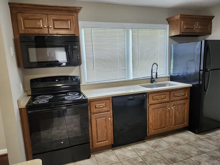 105 Alpine Dr — Photo 8
