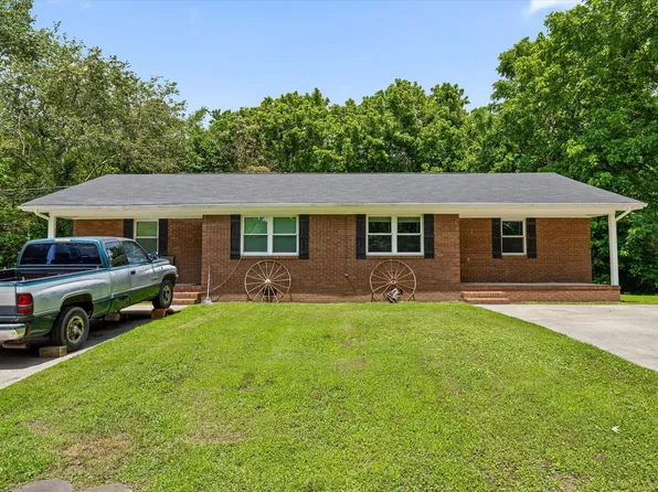 555 E Garden Farm Rd, Rossville, GA 30741