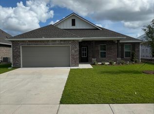 68 Hydrangea Blvd, Freeport, FL 32439