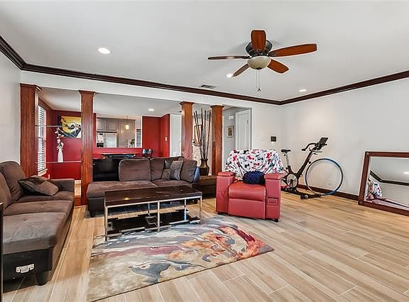 3rd image of 5814 Catina St