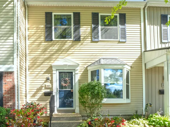 905 Medford Ct, Rochester, MI 48307