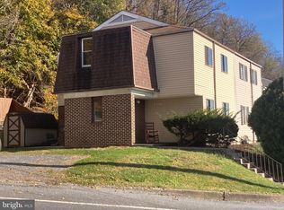 501 Saint Marys Dr, Steelton, PA 17113