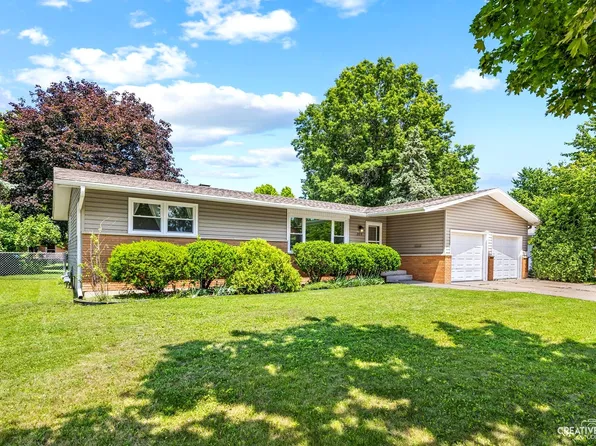 205 W Milner Ave, Dekalb, IL 60115