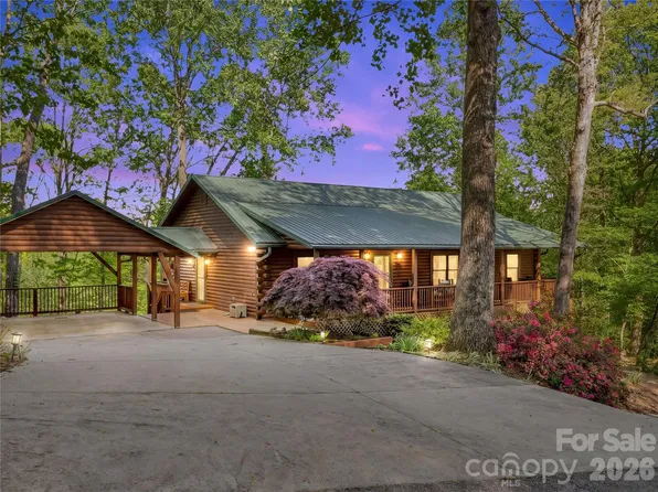 212 Glen Echo Cir, Saluda, NC 28773