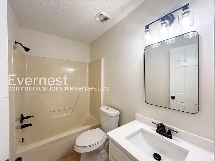 5780 Saranac Ave — Photo 11