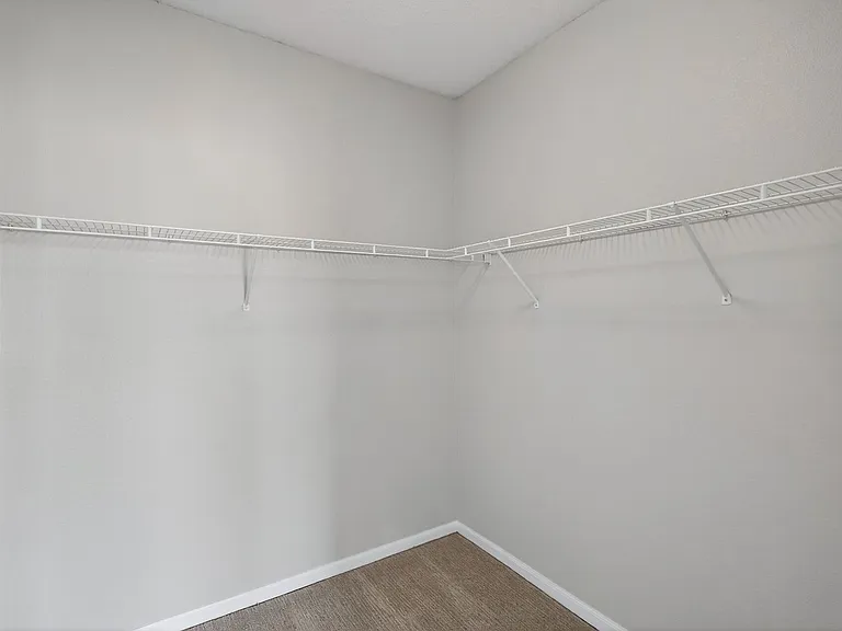 Lake Susan Apartments — Photo 32