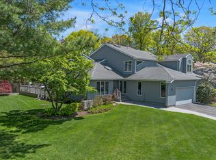 4 Wood Path Dr, Northport, NY 11768