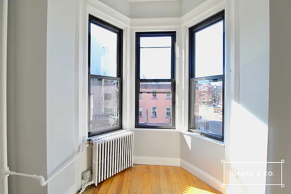 Rented by Grand & Co. | media 11