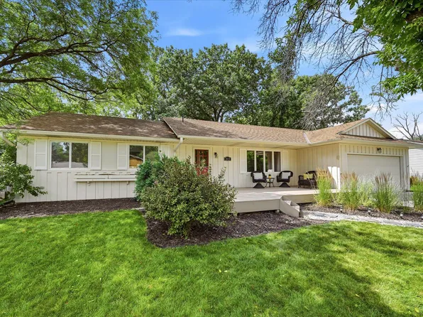 2419 Hidden Valley Ln, Stillwater, MN 55082