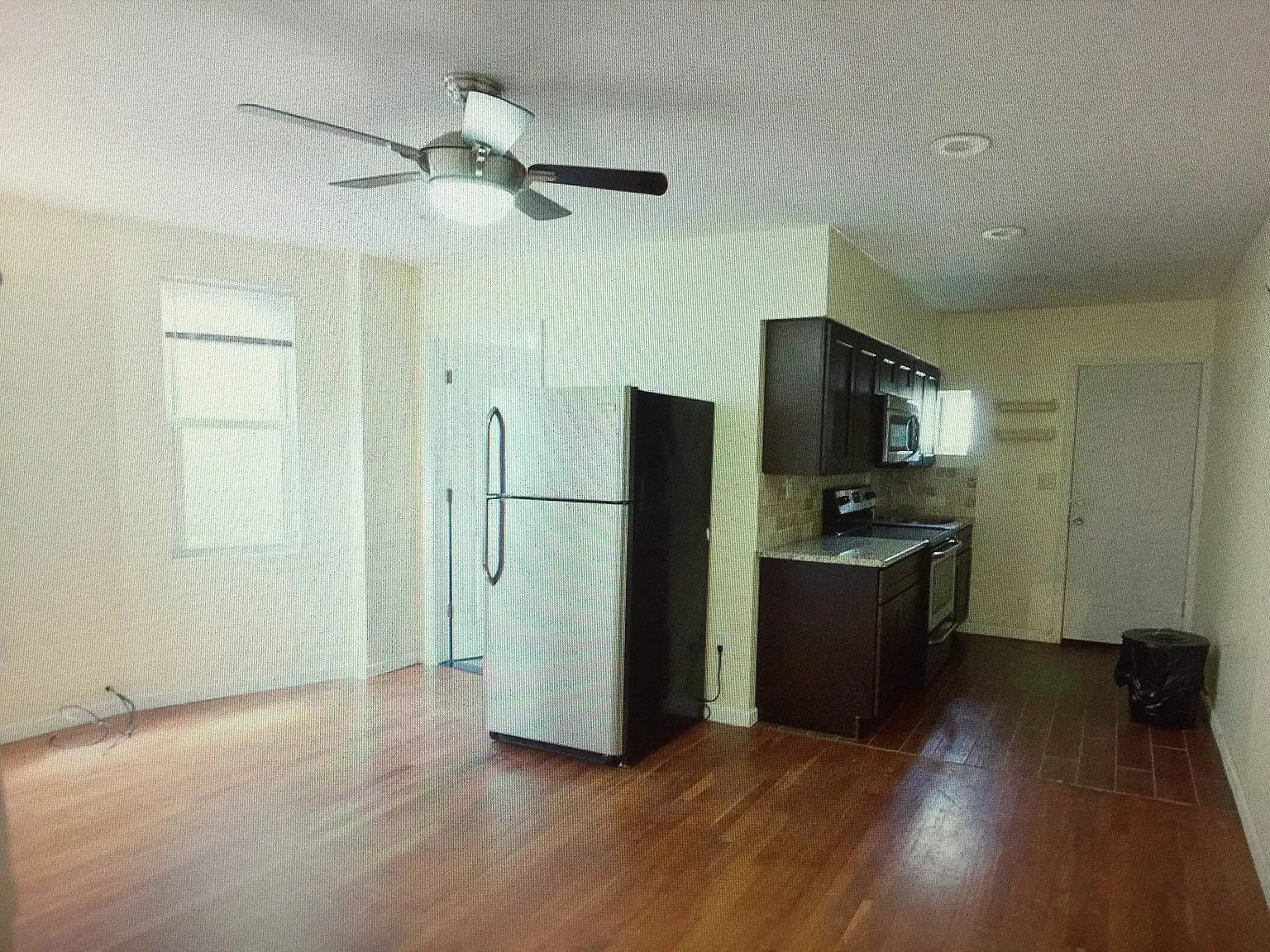 2 bed, 1000 sqft, $1,250 — Photo 2
