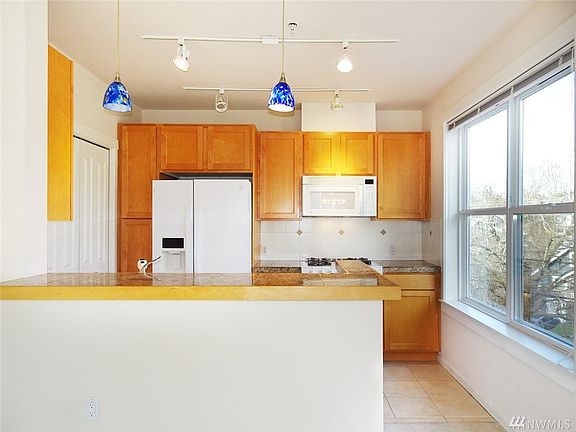 5th image of 2901 NE Blakeley St APT 500