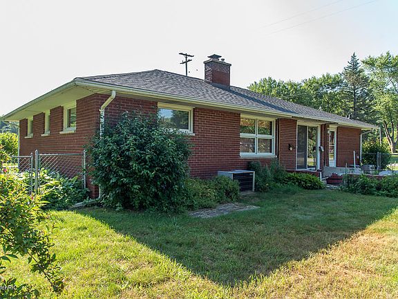 3rd image of 174 Dunham Dr