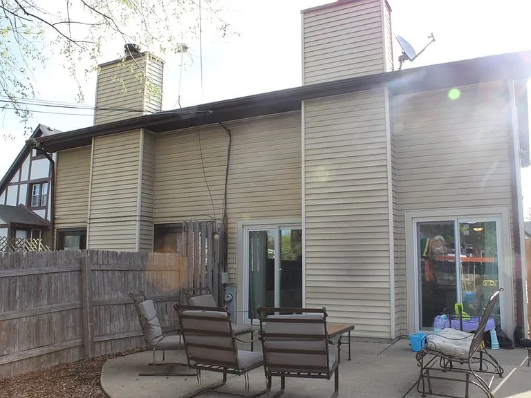 839 N Center St — Photo 14