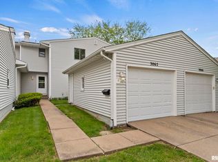 3062 Willowwood Dr, Bettendorf, IA