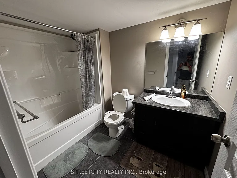 464 Commissioners Rd W #24 — Photo 14