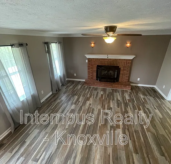 7728 Chapel Bend Dr — Photo 2