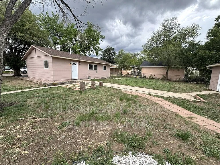 1316 Harrison Rd — Photo 2