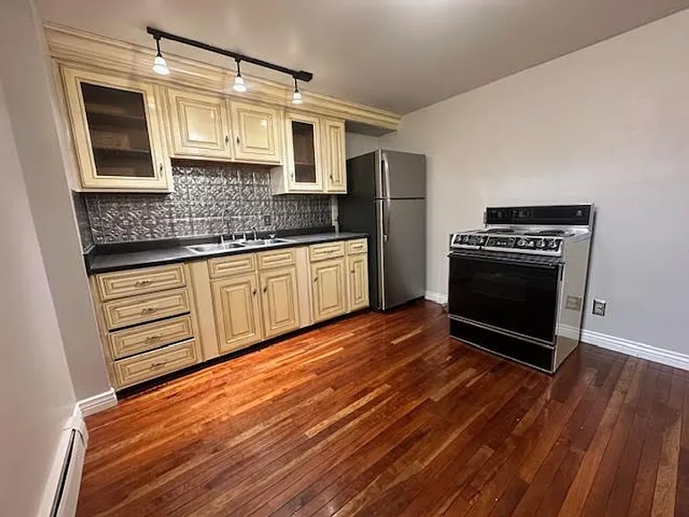 282 S Dewey Ave #B — Photo 8