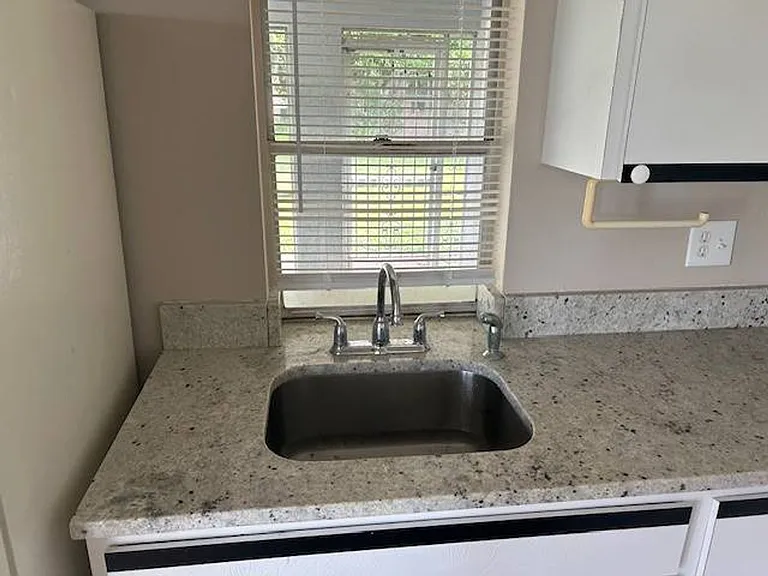 312 Hancock Bridge Pkwy — Photo 5