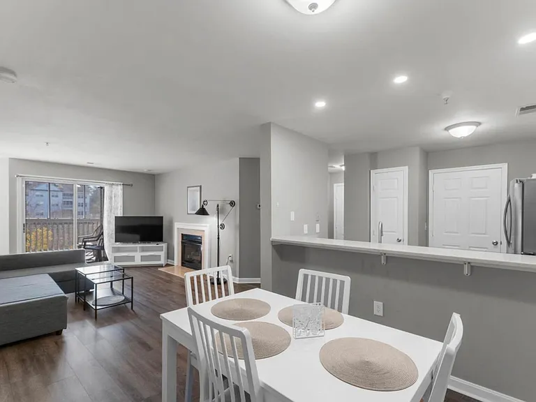 6600 Lake Park Dr #103 — Photo 10