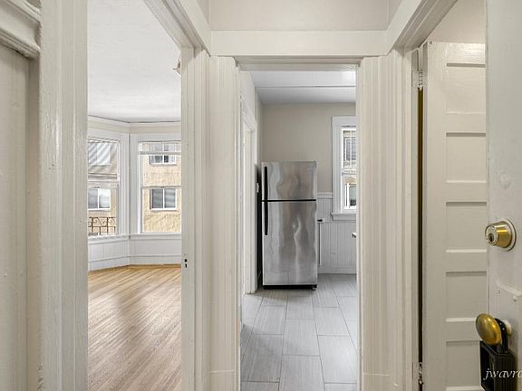 2nd image of 1385 Clay St APT 17