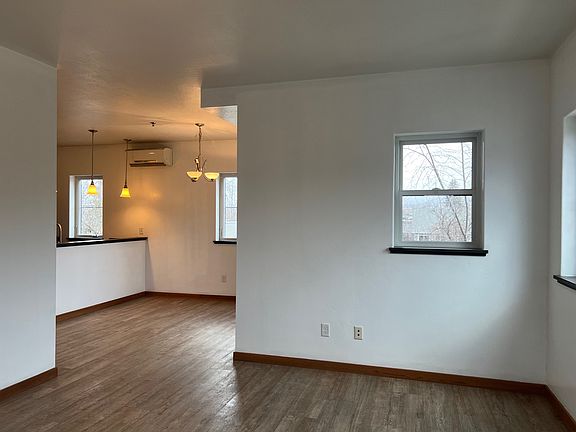 2nd image of 105 S Inez St #B