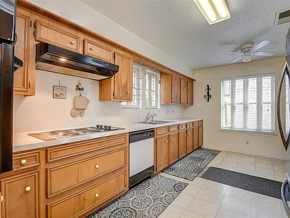 3rd image of 12919 Avenida Vaquero St