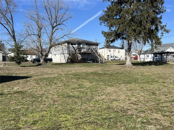 804 Pomeroy Pike, Belpre, OH 45714