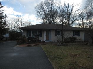 24 Applegate Dr, Mastic, NY 11950