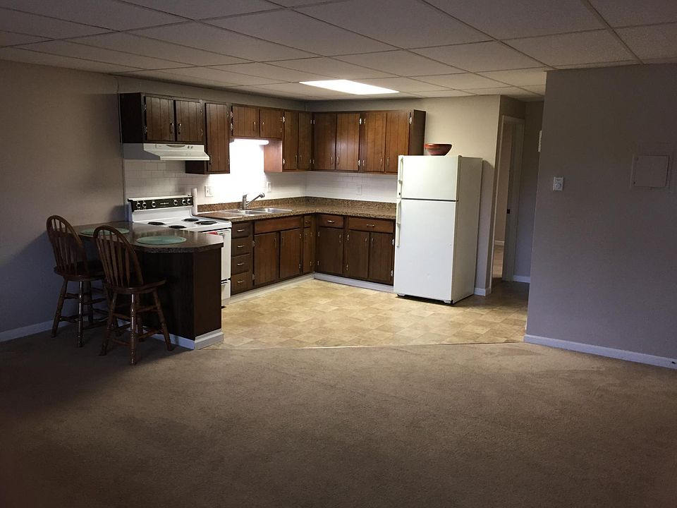 Kitchen with new counter top and backsplash!